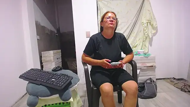 Stepmom slut 50 online show from 02/17/25, 11:53