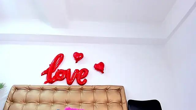 sophie-newton online show from 03/22/25, 06:36