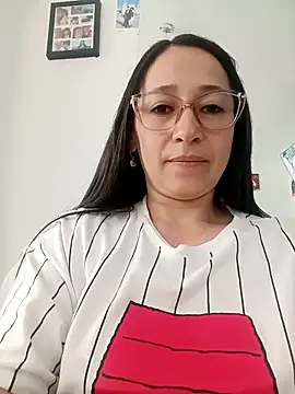 emilypoppy3 online show from 04/20/26, 09:27