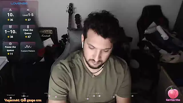 Snapshot of Tzurielo chatting on 02/26/25, 11:04 Tzurielo online show from 02/26/25, 11:04