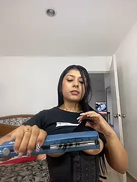 Snapshot of CandyRoxx1_ chatting on 01/19/25, 12:17 CandyRoxx1 online show from 01/19/25, 12:17