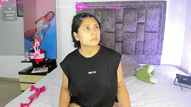 Snapshot of CandyRoxx1_ chatting on 06/30/26, 04:30 CandyRoxx1 online show from 06/30/26, 04:30