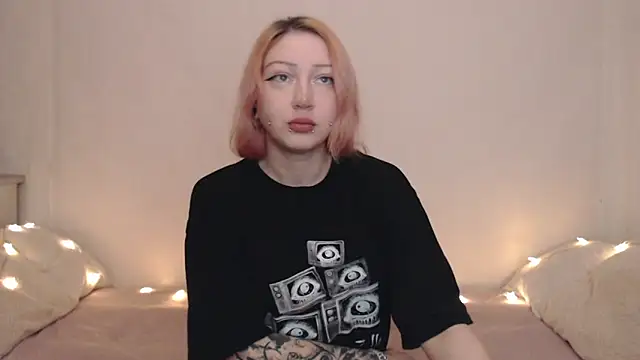 Snapshot of Emily_hardcore chatting on 05/14/26, 10:05 Emily hardcore online show from 05/14/26, 10:05