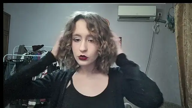 JoannaTompson online show from 12/13/24, 06:49