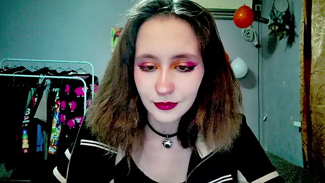 JoannaTompson online show from 11/21/25, 12:10