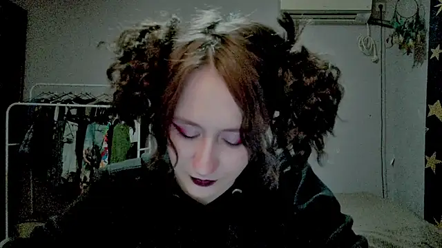 JoannaTompson online show from 06/19/26, 12:04