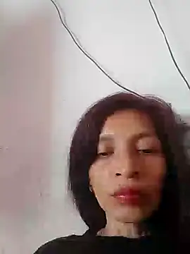 Snapshot of soltrinidad chatting on 11/15/25, 04:25 soltrinidad online show from 11/15/25, 04:25