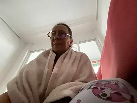 sweeviolet online show from 01/11/25, 08:43