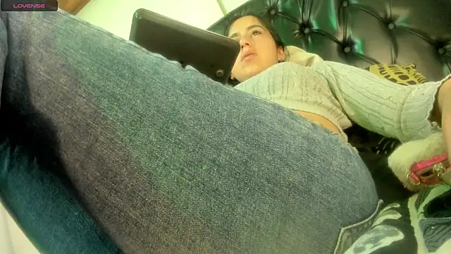 Miss18taylor online show from 11/30/25, 02:59