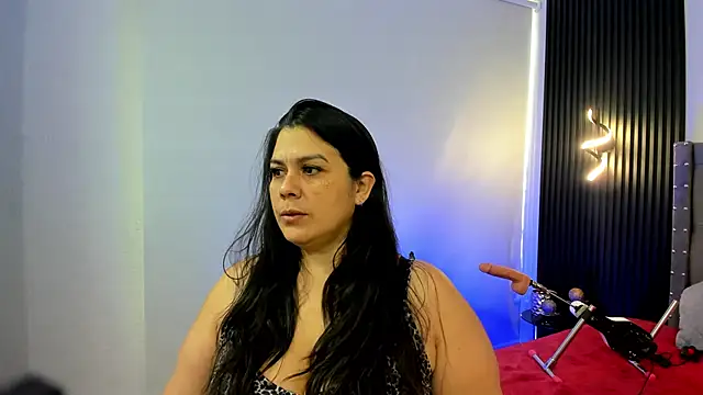 martina foxy  online show from 11/11/25, 12:05