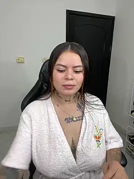 ivanna rivera online show from 12/22/25, 04:04