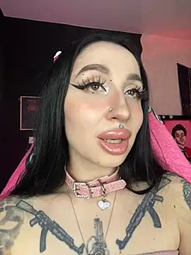 Snapshot of Molly__Moon chatting on 02/14/25, 06:02 Molly Moon online show from 02/14/25, 06:02