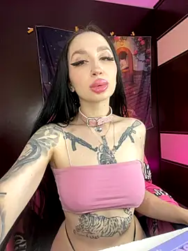 Snapshot of Molly__Moon chatting on 11/19/25, 02:00 Molly Moon online show from 11/19/25, 02:00