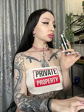 Snapshot of Molly__Moon chatting on 02/03/26, 06:22 Molly Moon online show from 02/03/26, 06:22