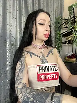 Snapshot of Molly__Moon chatting on 02/04/26, 02:28 Molly Moon online show from 02/04/26, 02:28