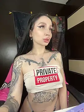 Snapshot of Molly__Moon chatting on 02/13/26, 02:18 Molly Moon online show from 02/13/26, 02:18