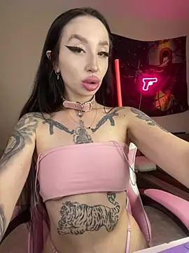 Molly  Moon online show from 06/17/26, 02:58