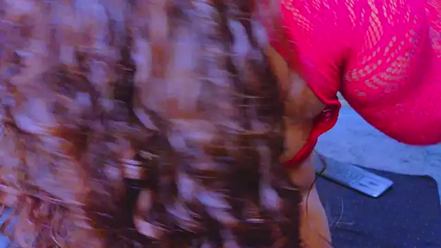 Snapshot of Isa__Blanc chatting on 09/16/25, 12:11 Isa Blanc online show from 09/16/25, 12:11