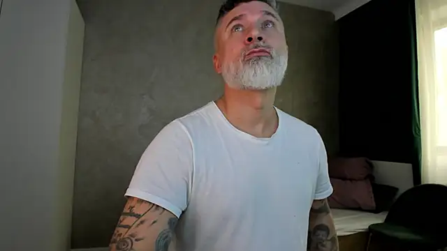 BlowMyXXL online show from 12/29/24, 11:07