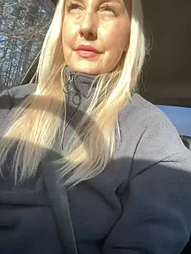 Snapshot of MerlinDave chatting on 02/15/25, 04:25 MerlinDave online show from 02/15/25, 04:25