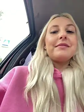 Snapshot of MerlinDave chatting on 09/12/25, 01:28 MerlinDave online show from 09/12/25, 01:28