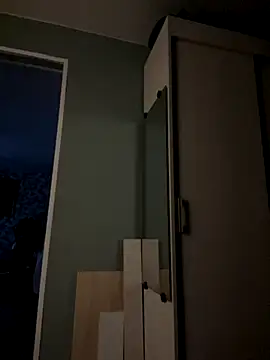 Snapshot of MerlinDave chatting on 10/23/25, 01:16 MerlinDave online show from 10/23/25, 01:16