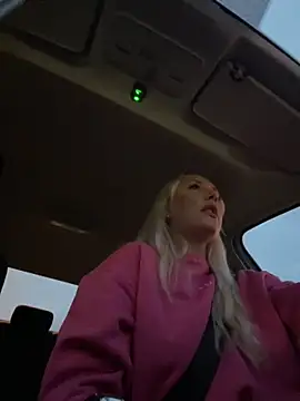 Snapshot of MerlinDave chatting on 10/24/25, 12:52 MerlinDave online show from 10/24/25, 12:52