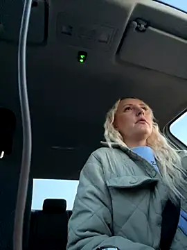 Snapshot of MerlinDave chatting on 10/31/25, 01:06 MerlinDave online show from 10/31/25, 01:06