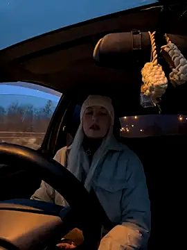 Snapshot of MerlinDave chatting on 11/04/25, 01:05 MerlinDave online show from 11/04/25, 01:05