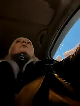 Snapshot of MerlinDave chatting on 11/26/25, 02:01 MerlinDave online show from 11/26/25, 02:01