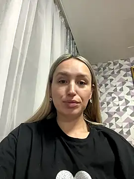 Snapshot of MerlinDave chatting on 12/14/25, 01:44 MerlinDave online show from 12/14/25, 01:44