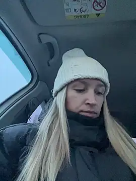 Snapshot of MerlinDave chatting on 12/20/25, 02:40 MerlinDave online show from 12/20/25, 02:40