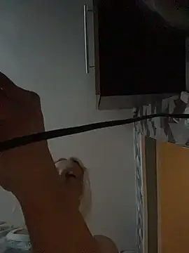 Snapshot of MerlinDave chatting on 02/21/26, 01:39 MerlinDave online show from 02/21/26, 01:39