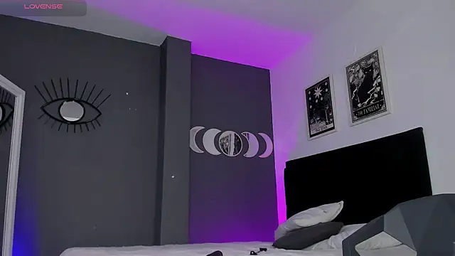 Raven Witch  online show from 03/08/25, 12:11