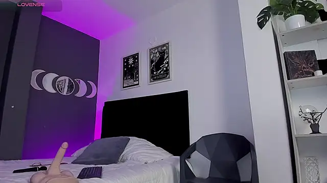 Raven Witch  online show from 03/13/25, 12:37