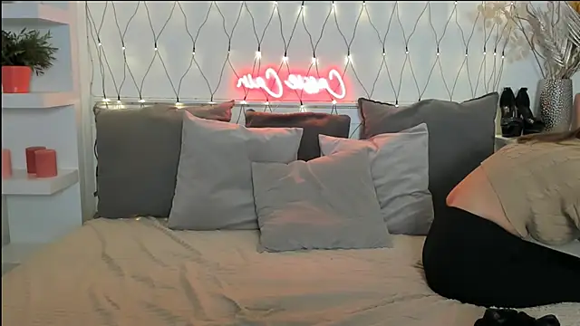 Snapshot of CassyCain chatting on 01/17/25, 02:50 CassyCain online show from 01/17/25, 02:50