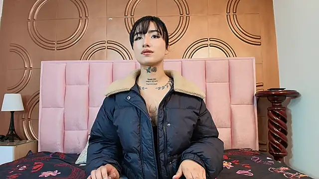 emmily keller19 online show from 09/19/25, 01:23