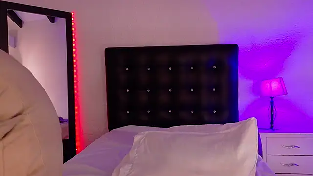 Snapshot of Cuckold_lover69 chatting on 09/21/25, 01:24 Cuckold lover69 online show from 09/21/25, 01:24