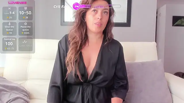 lauramcdowell1 online show from 07/07/26, 12:09