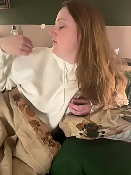 GingerSnap33 online show from 02/11/25, 03:40