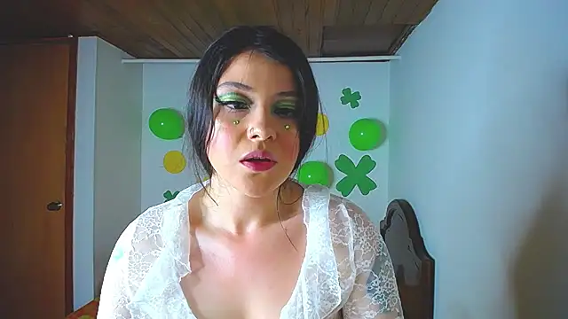 Snapshot of juli05star20 chatting on 03/18/25, 06:48 juli05star20 online show from 03/18/25, 06:48