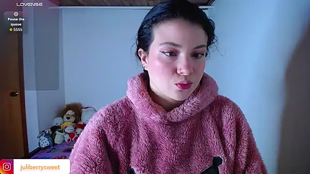 Snapshot of juli05star20 chatting on 10/15/25, 03:06 juli05star20 online show from 10/15/25, 03:06
