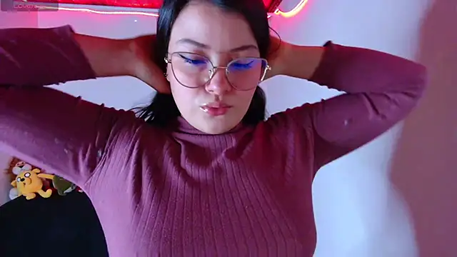 juli05star20 online show from 12/18/25, 04:07