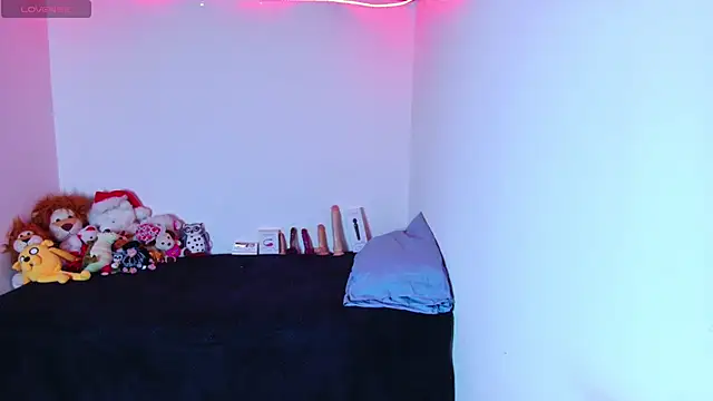 juli05star20 online show from 12/21/25, 09:33