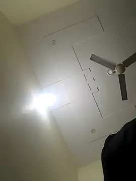 Snapshot of sri995955 chatting on 12/21/24, 12:42 sri995955 online show from 12/21/24, 12:42