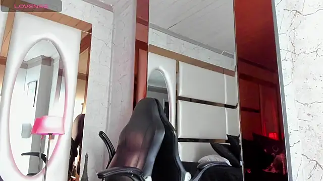 CloeRodriguez online show from 12/10/24, 05:55