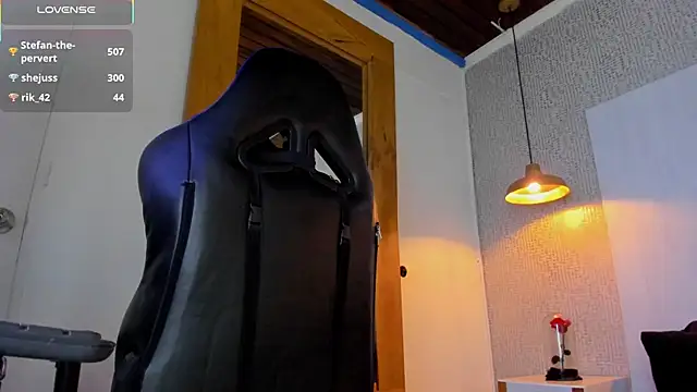 CloeRodriguez online show from 04/21/26, 01:42