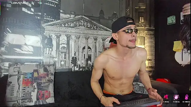 Snapshot of CloeRodriguez chatting on 05/03/26, 10:05 CloeRodriguez online show from 05/03/26, 10:05