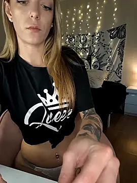 Snapshot of Nikiita-28 chatting on 03/20/25, 03:36 Nikiita-28 online show from 03/20/25, 03:36