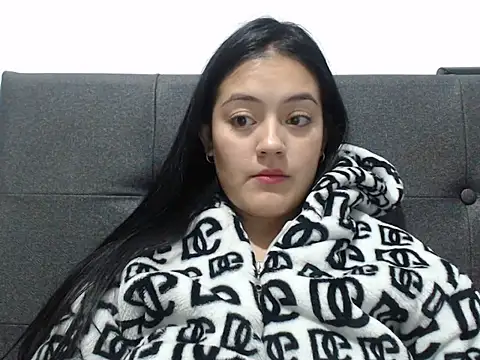 Snapshot of Alisha_99 chatting on 06/19/26, 01:10 Alisha 99 online show from 06/19/26, 01:10